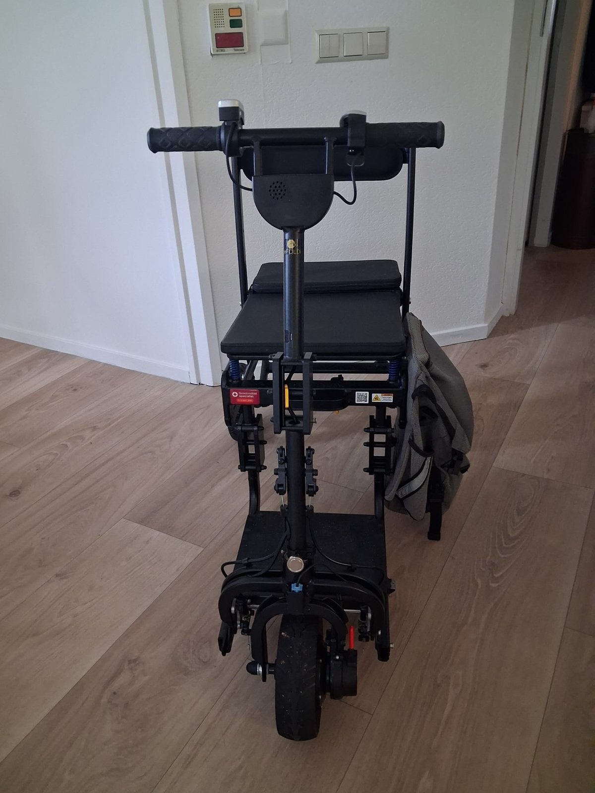 Opvouwbare scootmobiel. 1,5 maand oud., Diversen, Ophalen of Verzenden, Zo goed als nieuw, 15 km of minder, 10 km/u of minder