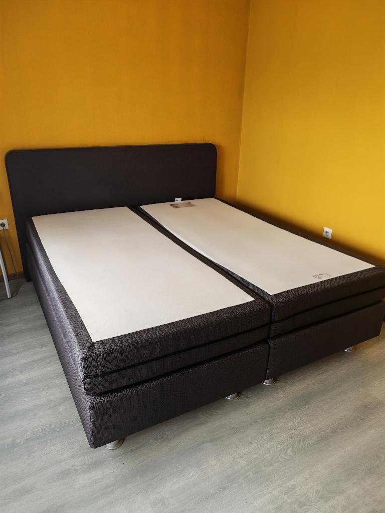 Boxspring in uitstekende staat bieden vanaf 450 euro, Ophalen, Bruin, Tweepersoons, Zo goed als nieuw