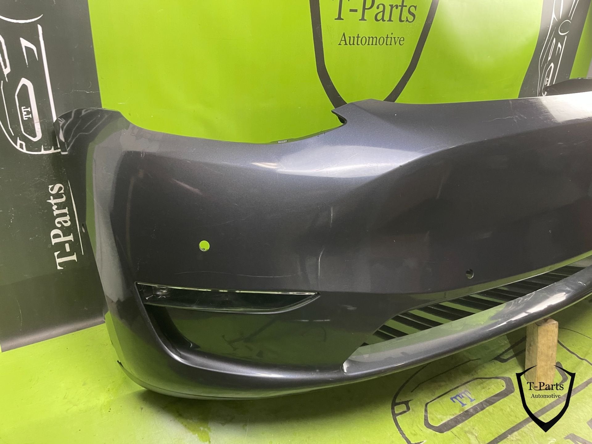 tesla model Y voorbumper bumper, Info@fabrikant.eu, Ophalen of Verzenden, Bumper, Fabrikantstraat 1
1000 AA  Amsterdam