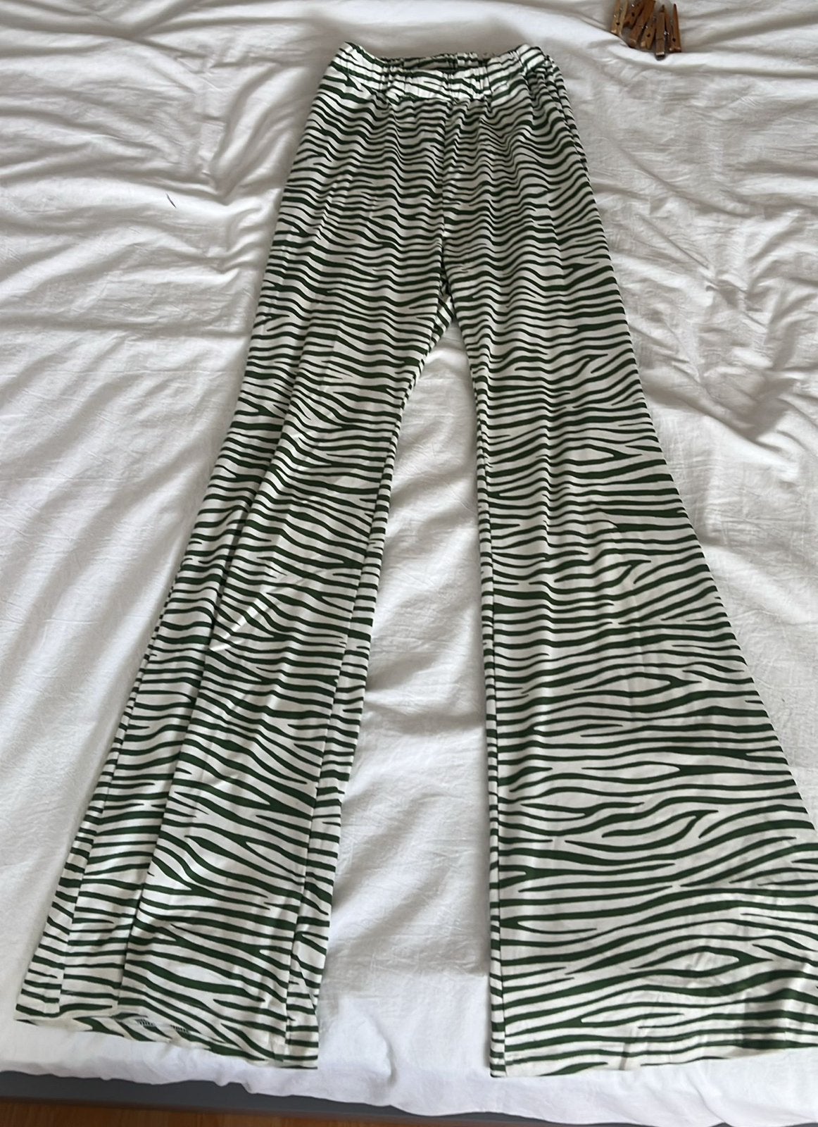 Flared zebra broek maat M, Maat 38/40 (M), Zwart, Ophalen of Verzenden, Zo goed als nieuw
