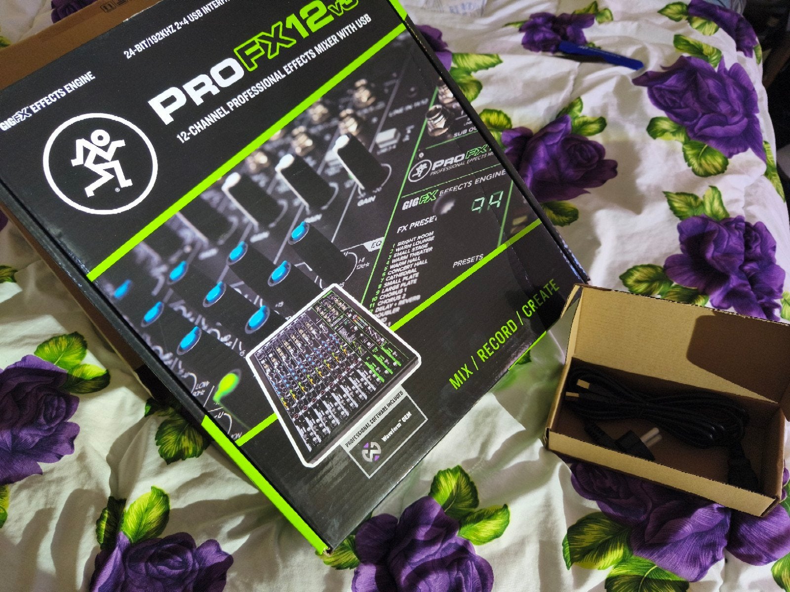 Mackie Pro FX 12 V3, Muziek en Instrumenten, Mengpanelen, Nieuw, Microfooningang, Ophalen of Verzenden