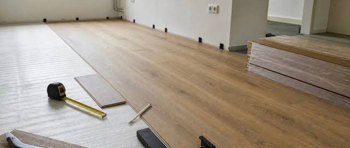 Laminaat leggen vanaf 5,95 pm2, Ophalen, Zo goed als nieuw, 75 m² of meer, Laminaat