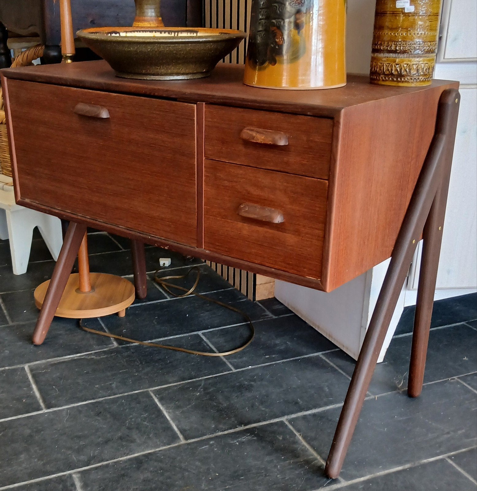 deens retro teak houten kastje, Ophalen, Huis en Inrichting