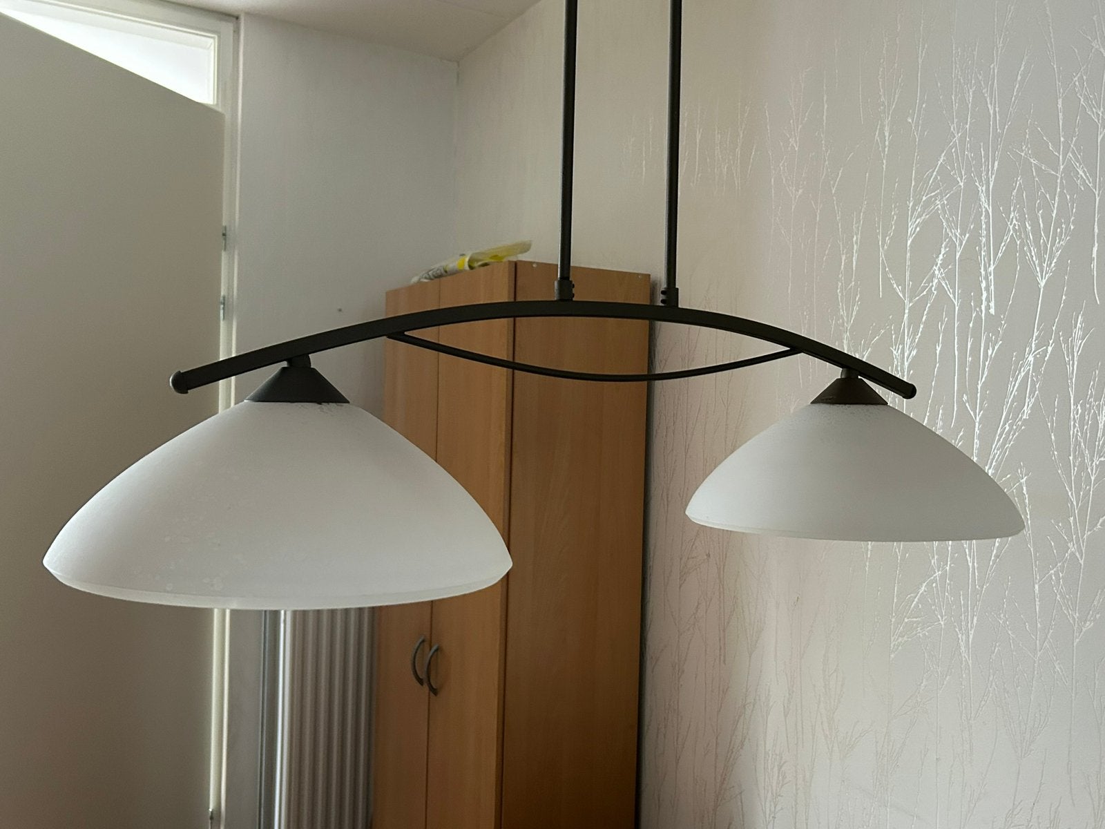 Hanglamp - twee-kaps - brons - melkglas, Huis en Inrichting, Ophalen, Zo goed als nieuw, Metaal, Klassiek en modern