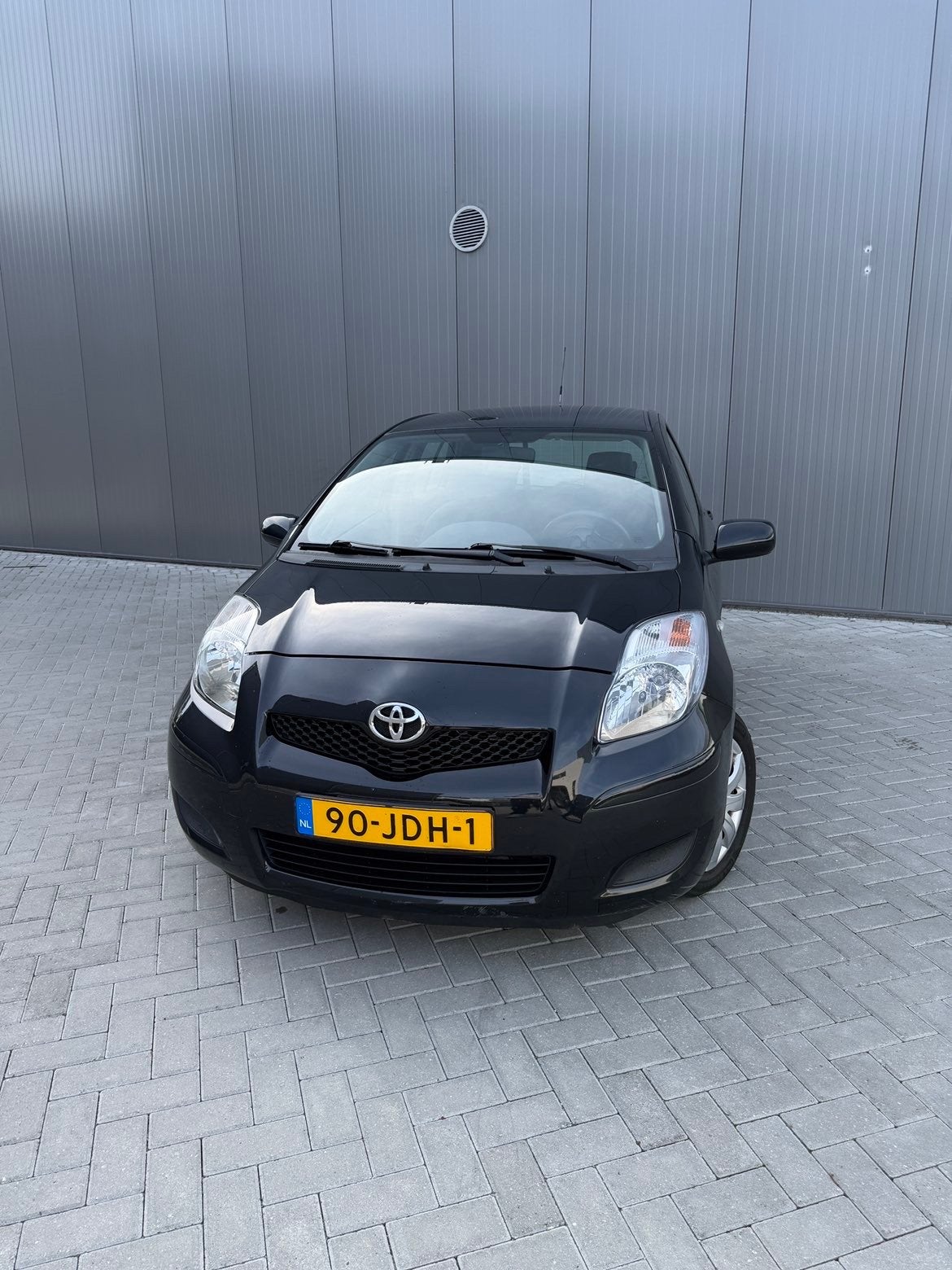 Toyota Yaris 1.3 16V Vvt-i 5DR MMT 2009 Zwart, 40 €/maand, 750 kg, 4 cilinders, 100 pk