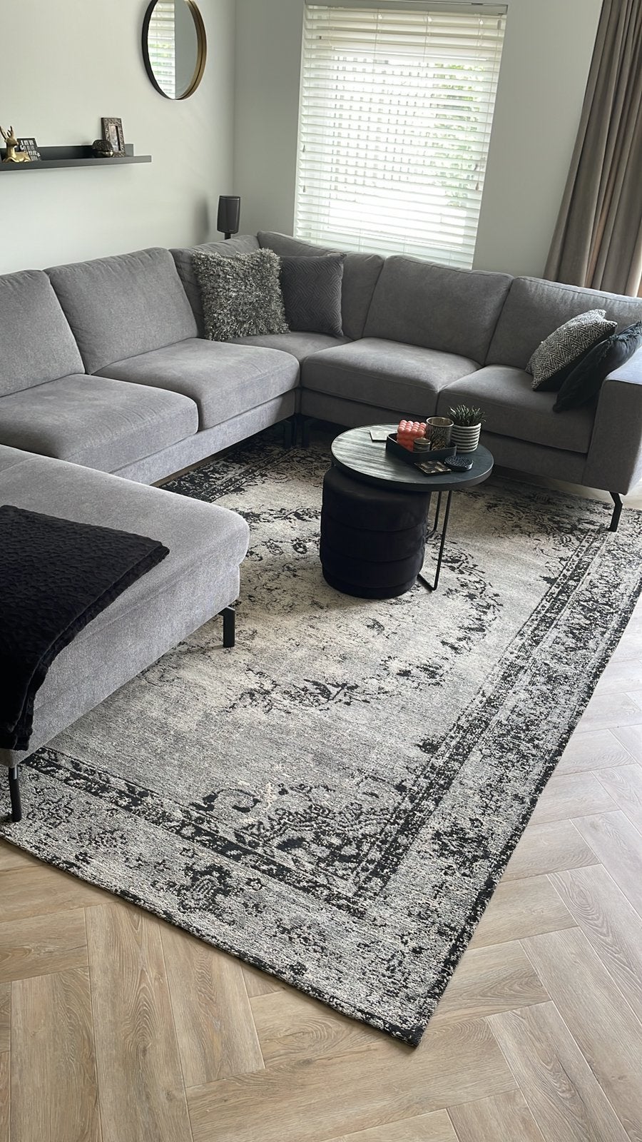 Prachtig vloerkleed zwart taupe als nieuw, Huis en Inrichting, Ophalen, Zwart, Zo goed als nieuw, 200 cm of meer