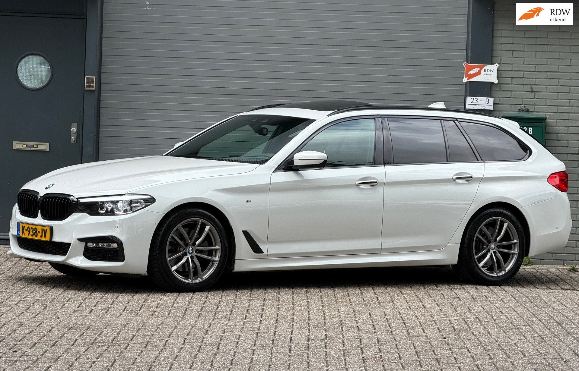 BMW 5-serie Touring 520d High Executive M-Sport, Auto's, BMW, Automaat, Achterwielaandrijving, Euro 6, 2000 kg