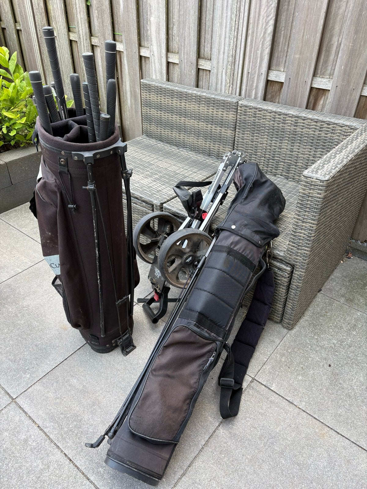 Diverse golfspullen: clubs, tassen en golfkar, Ophalen, Gebruikt, Club, Overige merken