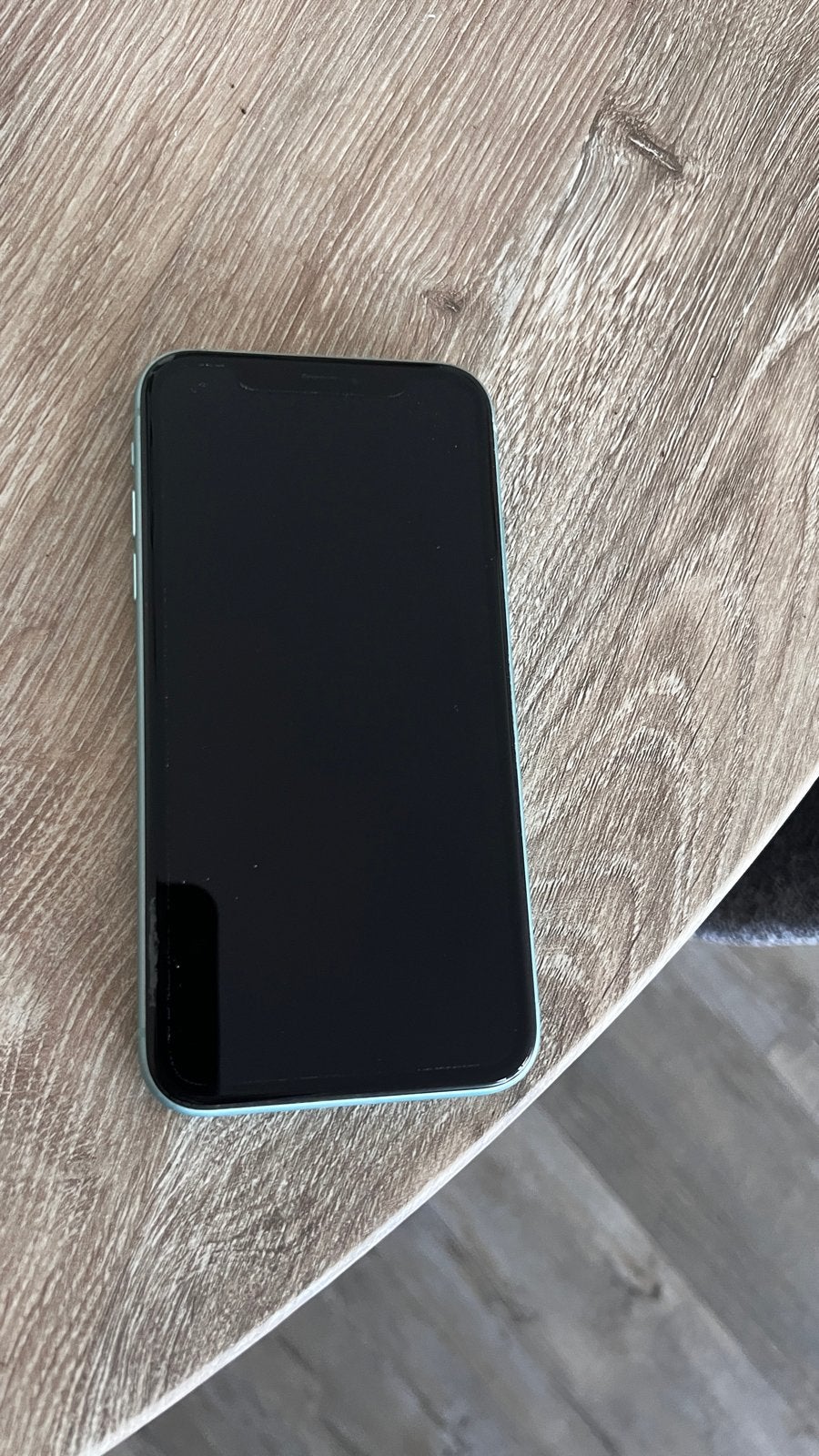 Apple iPhone 11 128GB Groen - Lichte schade, 75% batterij, 75 %, Zonder simlock, Zonder abonnement, Groen