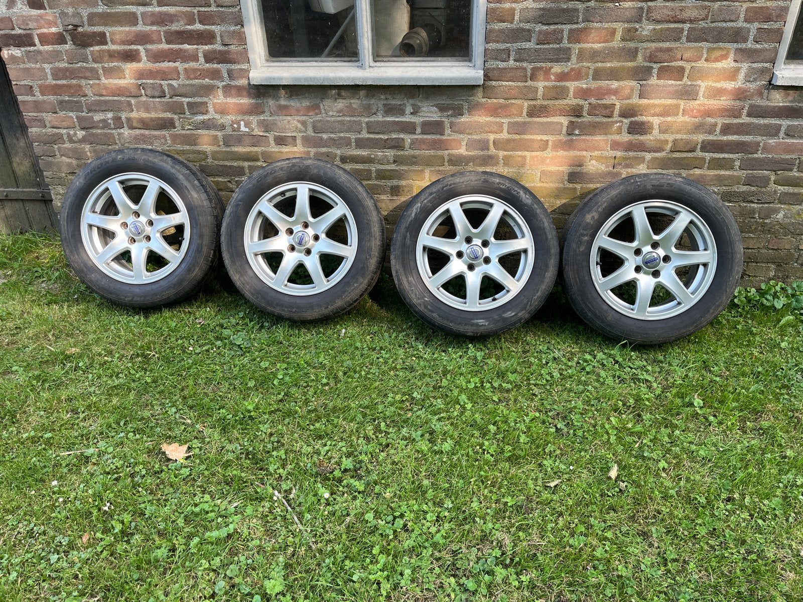 Volvo V70 16 inch velgen met banden 205/60R16, Ophalen, Gebruikt, 16 inch, Banden en Velgen
