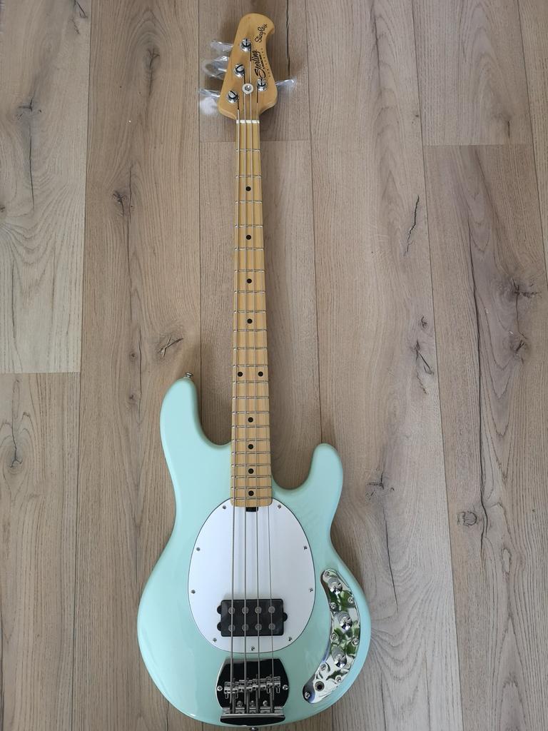 Nieuwe Sterling by Music Man basgitaar + opberg-/reistas, Ophalen, Nieuw, Elektrisch
