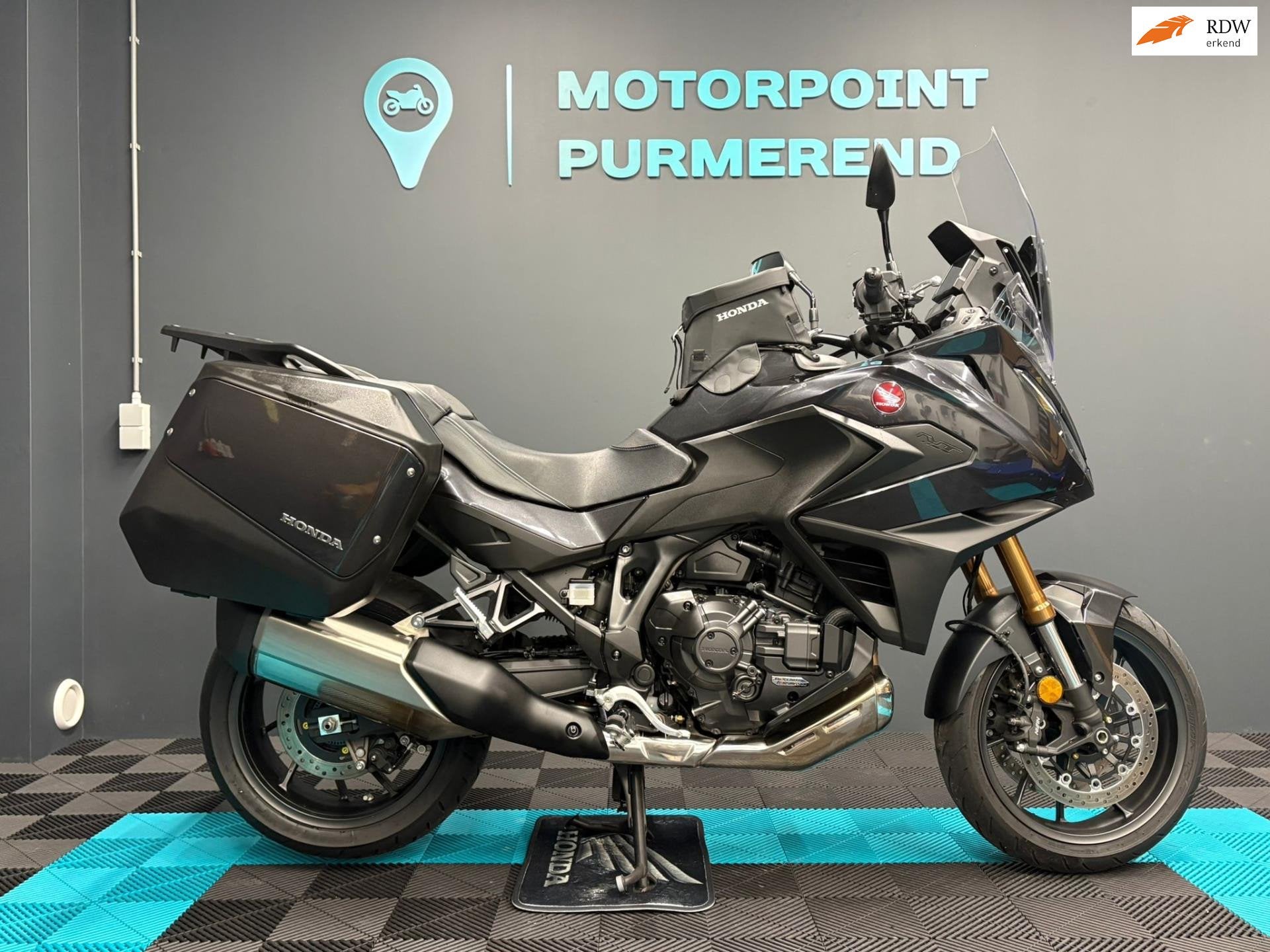 Honda NT 1100 DCT ES, Motoren, Honda, Rivium boulevard 222A
2909lk  Capelle a/d IJsel, NL, Bedrijf, Handvatverwarming
