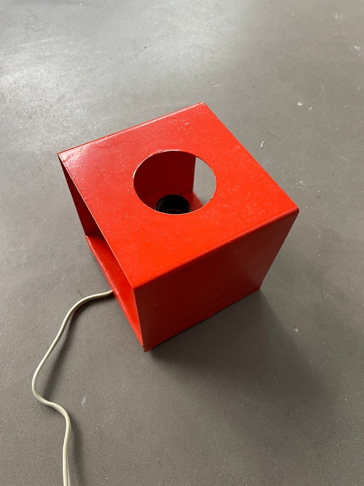 Leuke kubus oranje metalen lampje uit de jaren 70, Metaal, ., E14 (klein), Ophalen of Verzenden