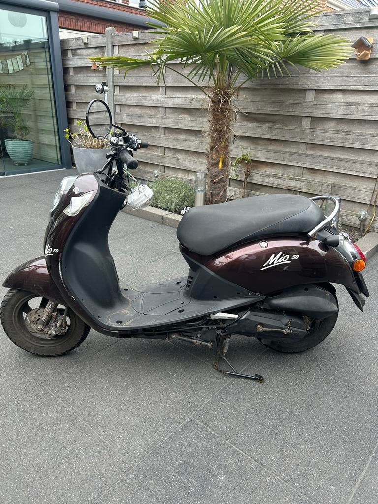 Sym mio Schade scooter 2013 -, Fietsen en Brommers, Scooters | SYM, Gebruikt, Benzine, Ophalen, Mio