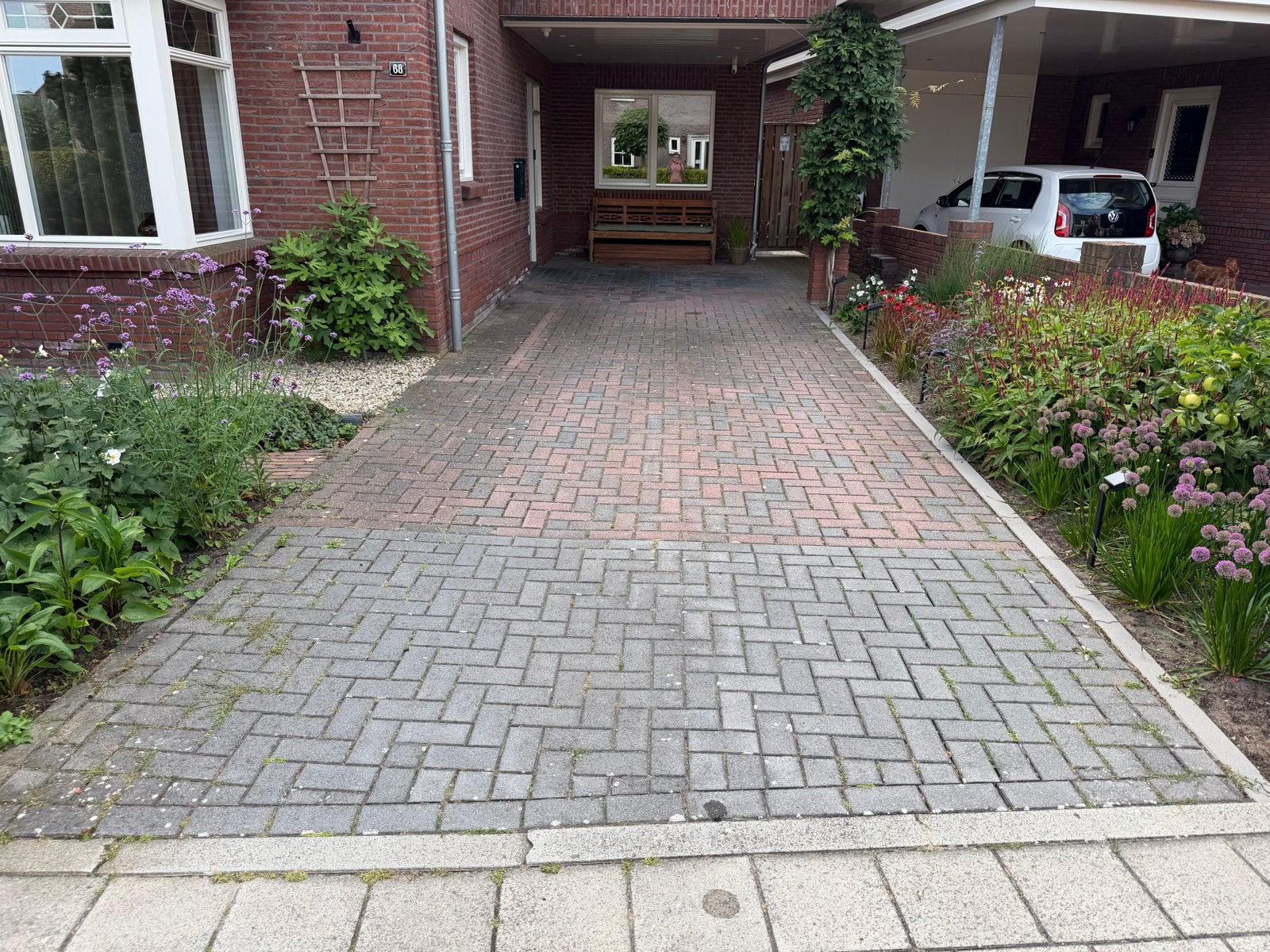 GRATIS AF TE HALEN +_50 m2 gebruikte betonklinkers., Tuin en Terras, Ophalen, Gebruikt, Klinkers, 10 m² of meer