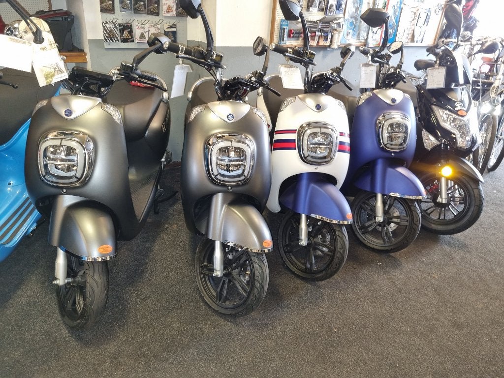 Scooter reparatie /onderhoud/ophaalservice bij Scooterforyou, Ophalen, Overige modellen, Maximaal 45 km/u, Zo goed als nieuw