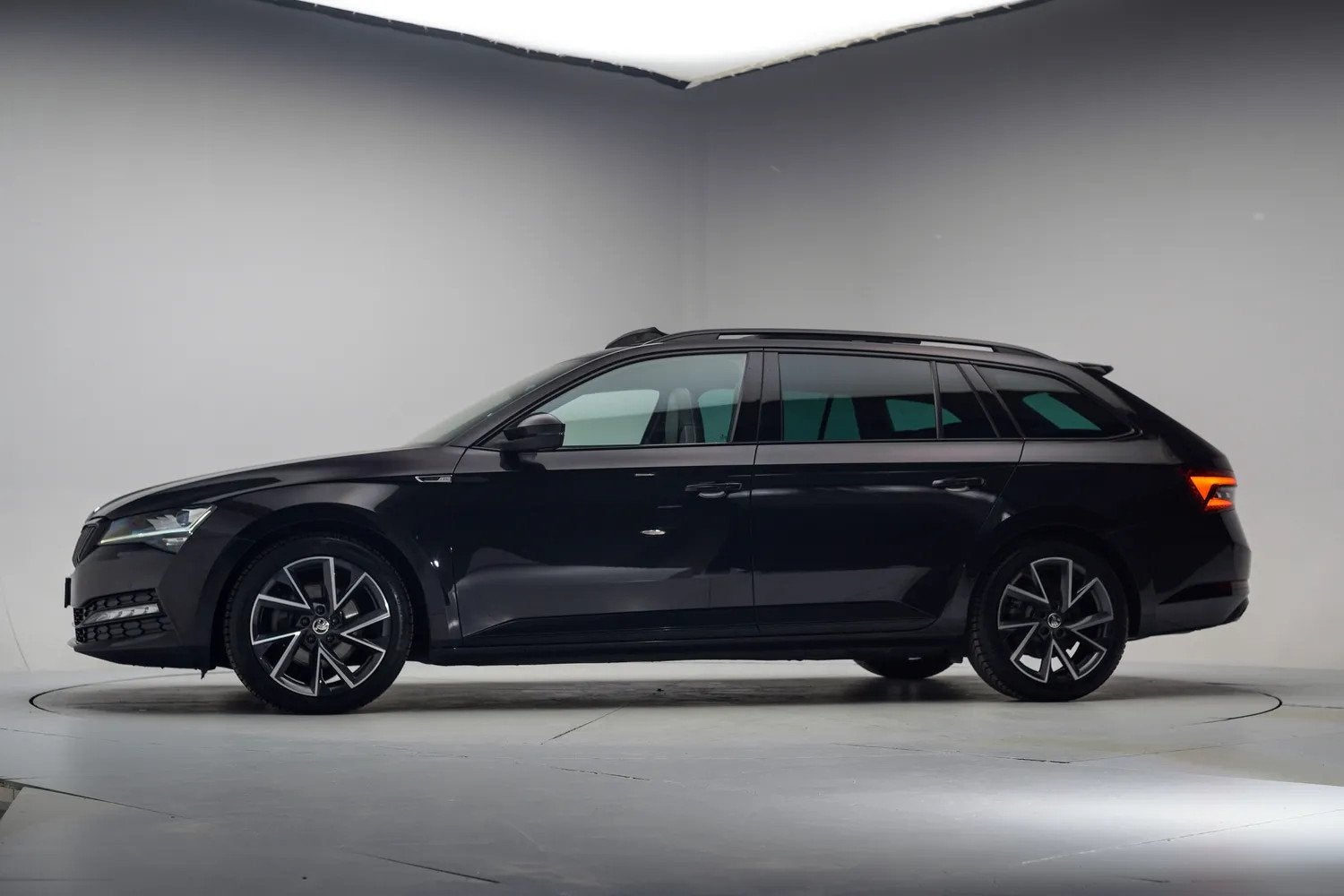 Skoda Superb Combi 1.4 TSI PHEV Sportline [ Virtual Panorama, Auto's, Automaat, Gebruikt, 4 cilinders, 218 pk