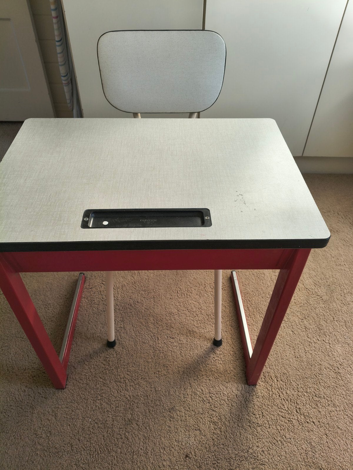 retro setje van school tafel / bureau en stoel voor kids, Ophalen