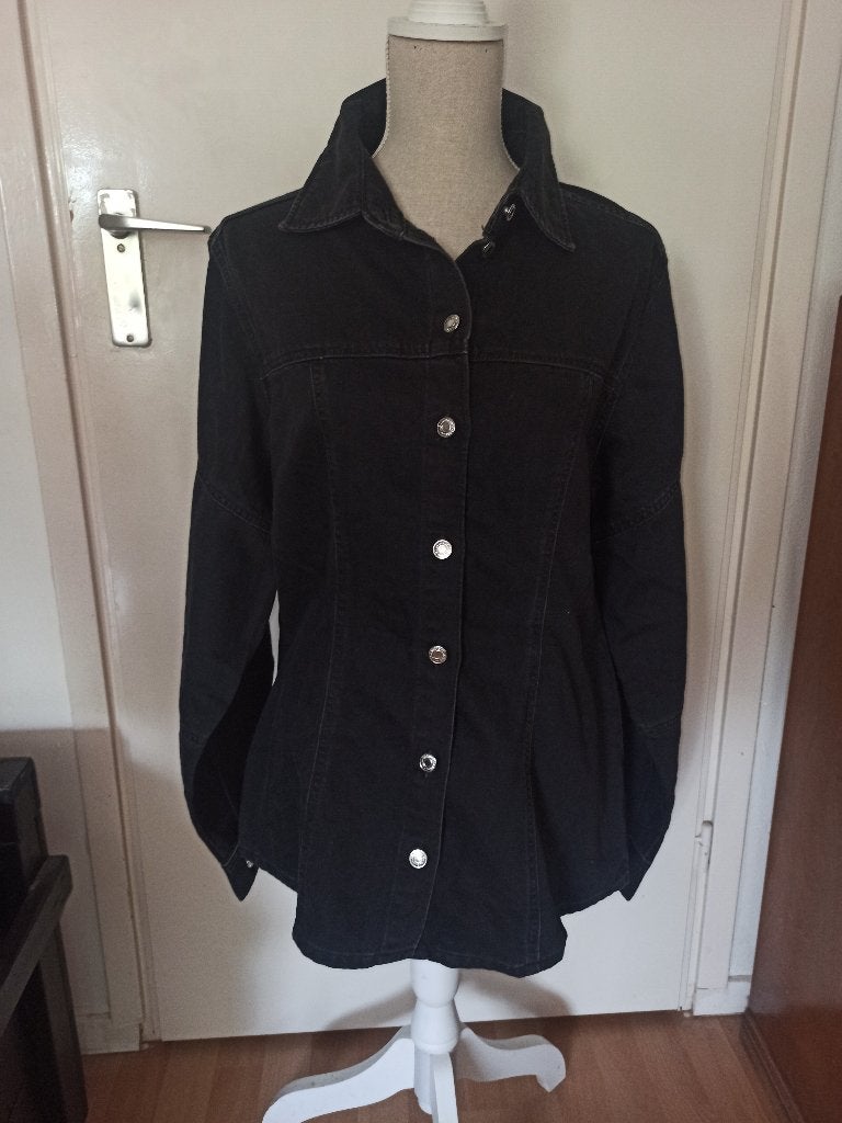 NIEUW! Trendy zwarte jeans blouse spijkerblouse van H&M mt L, Kleding | Dames, H&M, Verzenden, Zwart, Maat 42/44 (L)