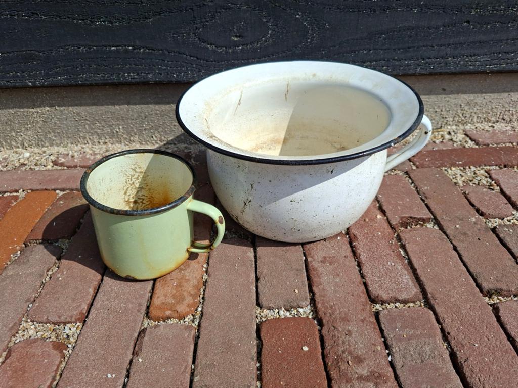 Oude emaille po en beker, Gebruikt, Rond, Ophalen of Verzenden, Tuin