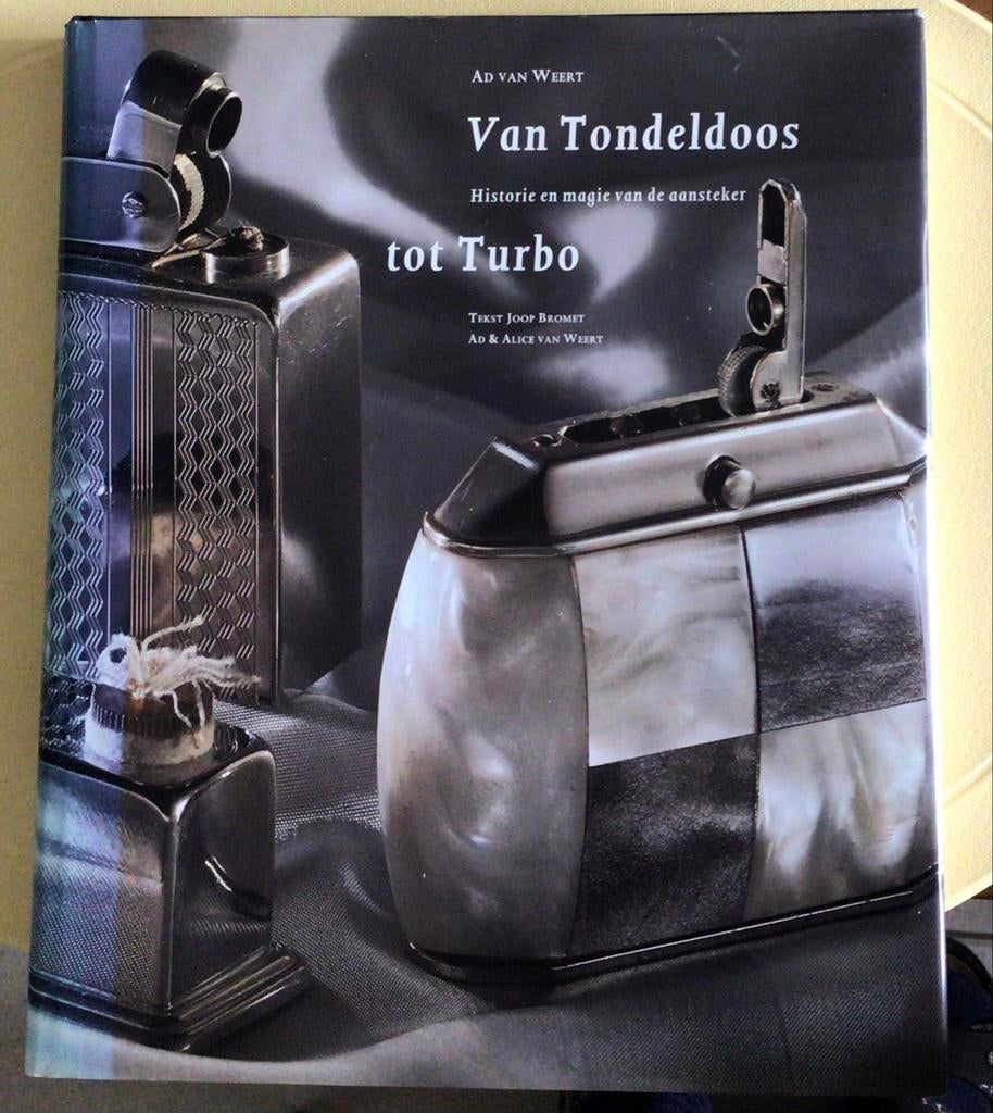 Van Tondeldoos tot Turbo: Historie en magie van de aansteker, Ophalen of Verzenden, Zo goed als nieuw