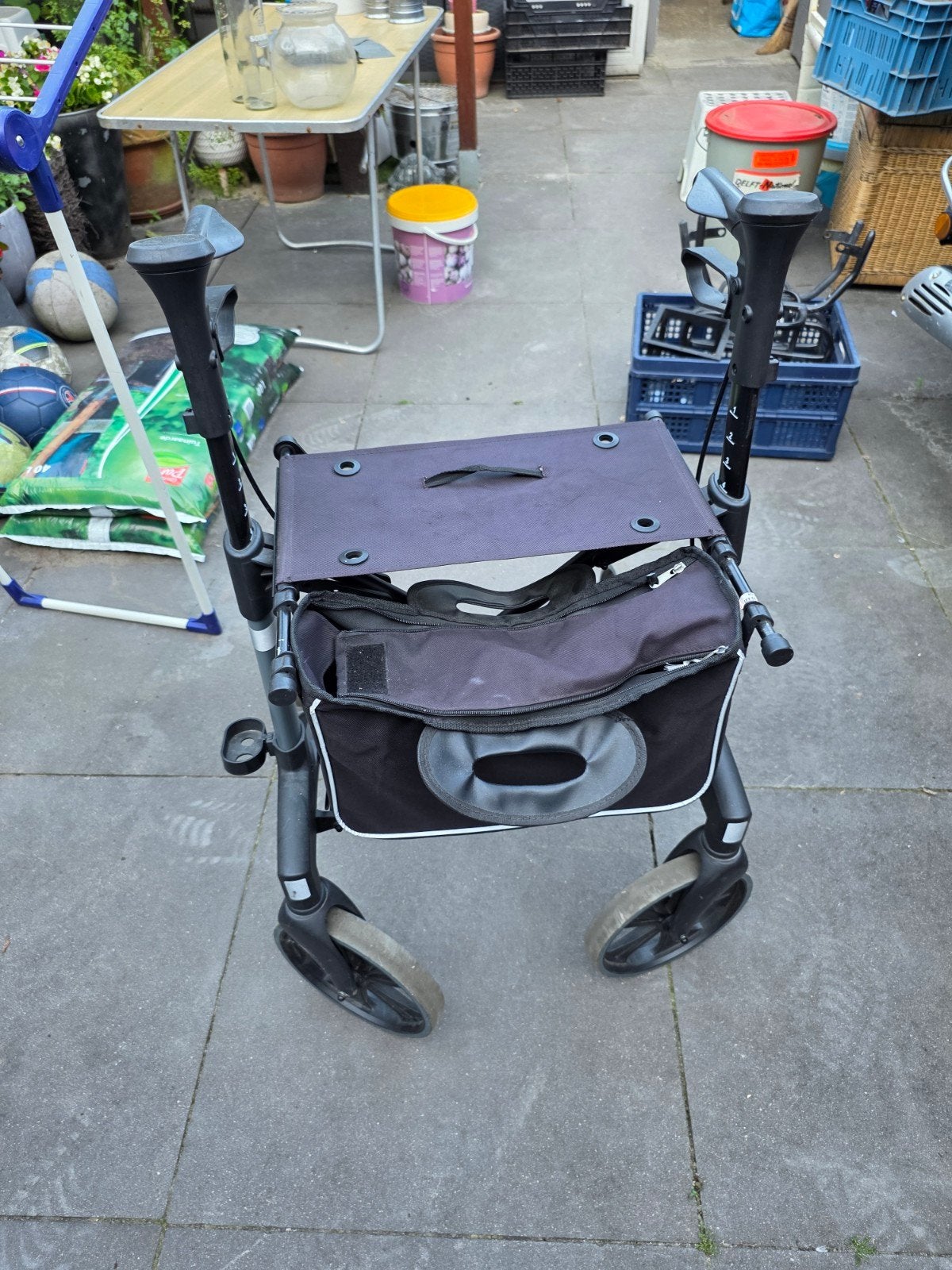 Rollator, Diversen, Ophalen
