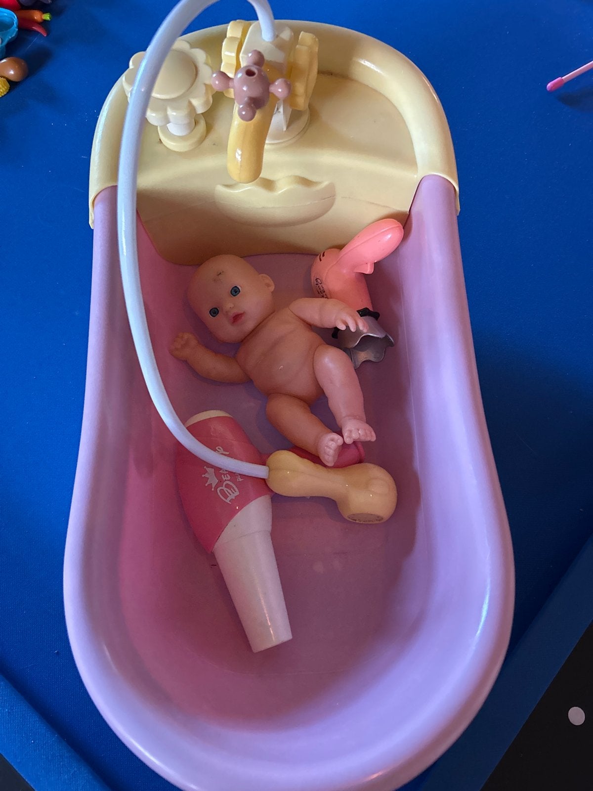 Babypop met badje en accessoires, Ophalen of Verzenden, Gebruikt, Babypop