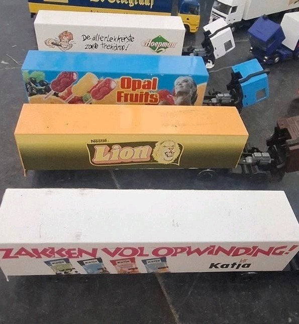 Model vrachtauto's reclame auto's 1:50, Ophalen, Gebruikt, Bus of Vrachtwagen, Lion Toys