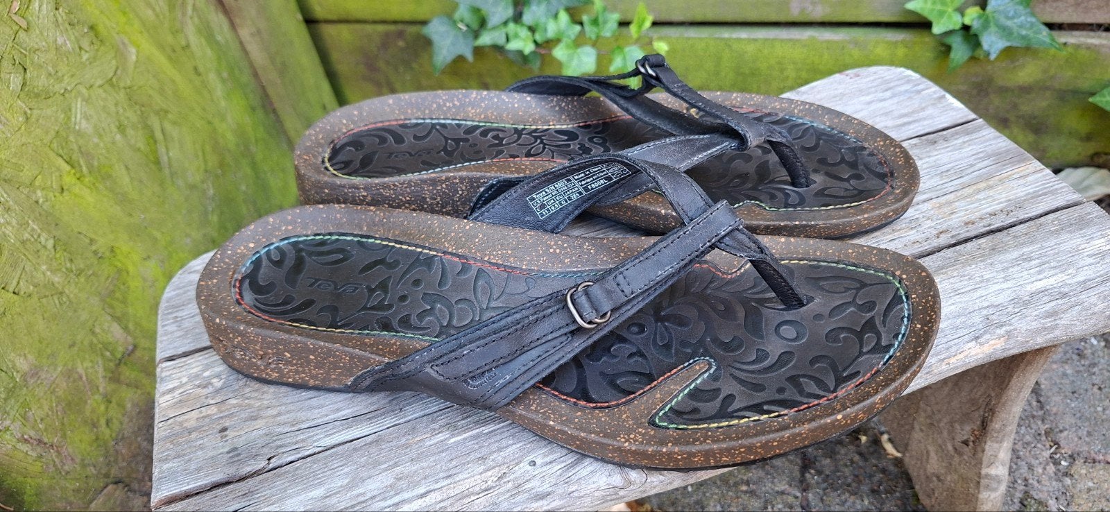 Teva Ventura zwart leren teenslippers, mt 42, Kleding | Dames, Schoenen, Slippers, Zwart, Ophalen of Verzenden, Zo goed als nieuw