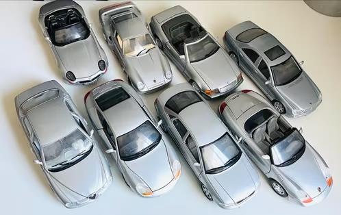5 zilverkleurige modelauto’s schaal 1:24, Ophalen of Verzenden, Zo goed als nieuw, Auto