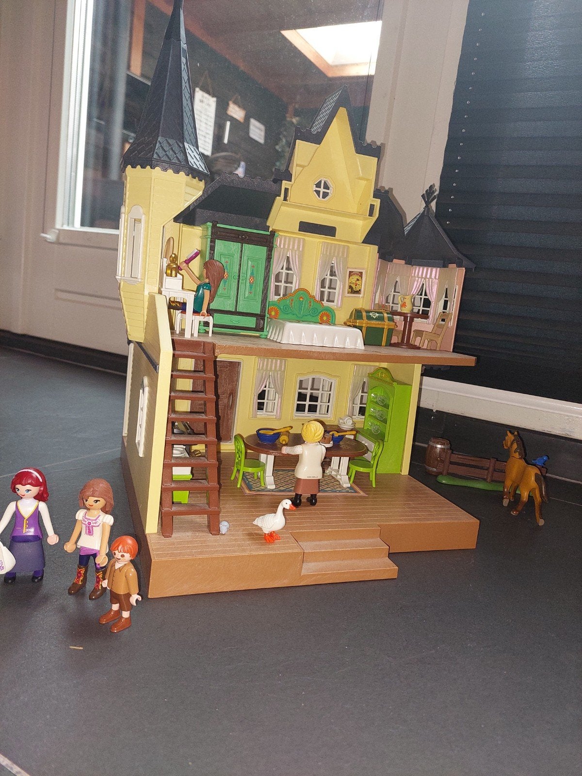 Playmobil Spirit Dorp - Zo goed als nieuw!, Kinderen en Baby's, Ophalen, Gebouw, Complete set, Zo goed als nieuw