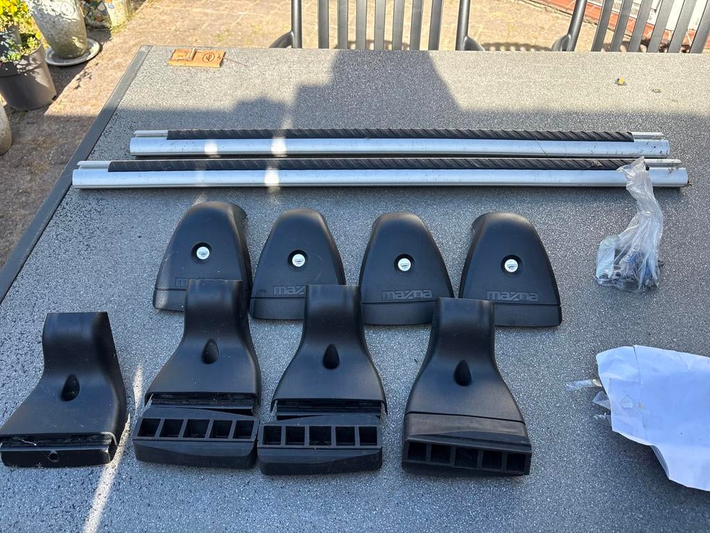 Mazda 2 dakdrager losse onderdelen., Ophalen, Gebruikt