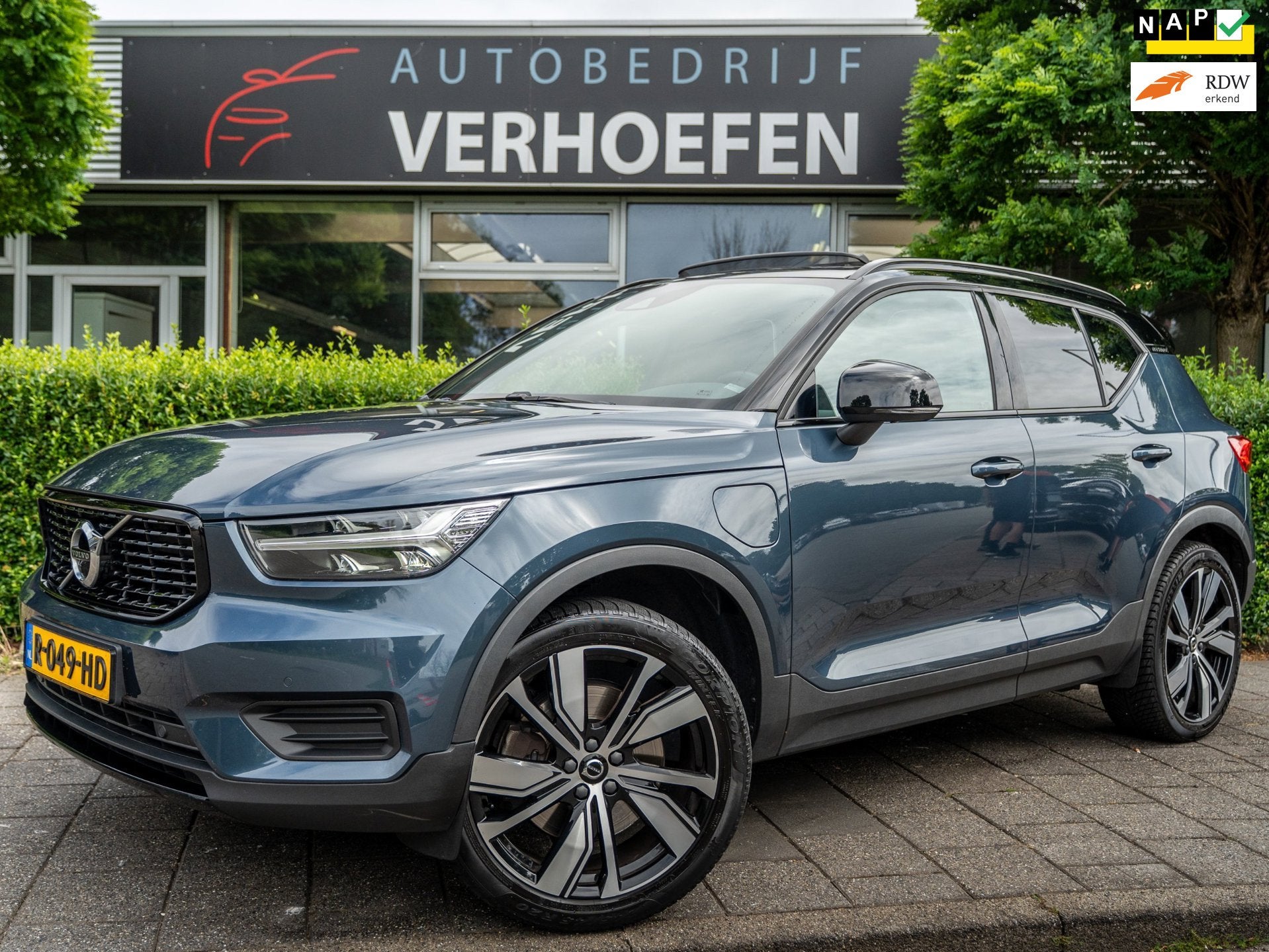 Volvo XC40 1.5 T4 Recharge R-Design | PANORAMADAK | CARPLAY, 129 pk, Blauw, Bedrijf, Hybride Elektrisch/Benzine