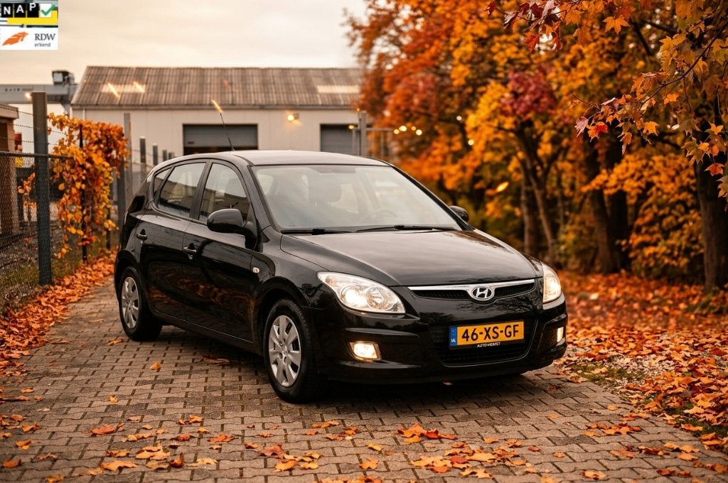 Hyundai i30 1.6 I Cvvt 5DR 2007 Zwart NIEUWE APK!! AIRCO!!, Voorwielaandrijving, Stof, 4 cilinders, Origineel Nederlands