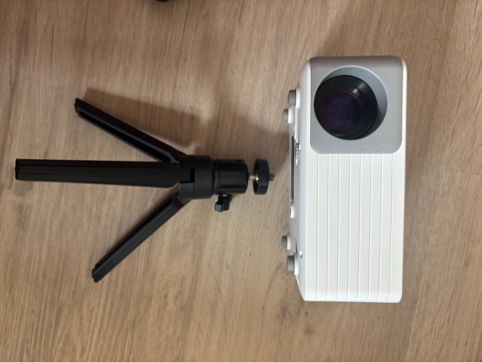 Mini Beamer Projector met Statief en Afstandsbediening, Ophalen, Zo goed als nieuw, LED, Overige resoluties