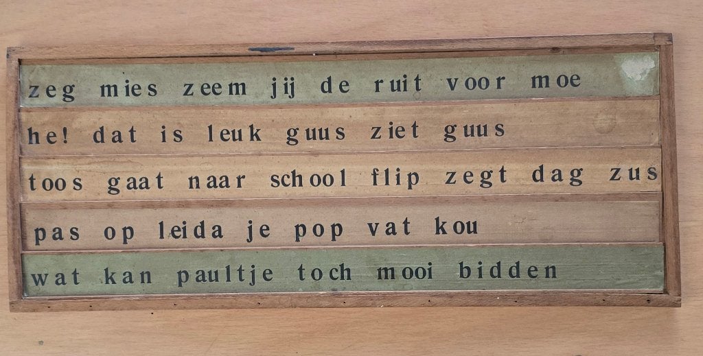 oud houten leesbord periode 1935-1955 Sint Gregoriushuis, Ophalen of Verzenden