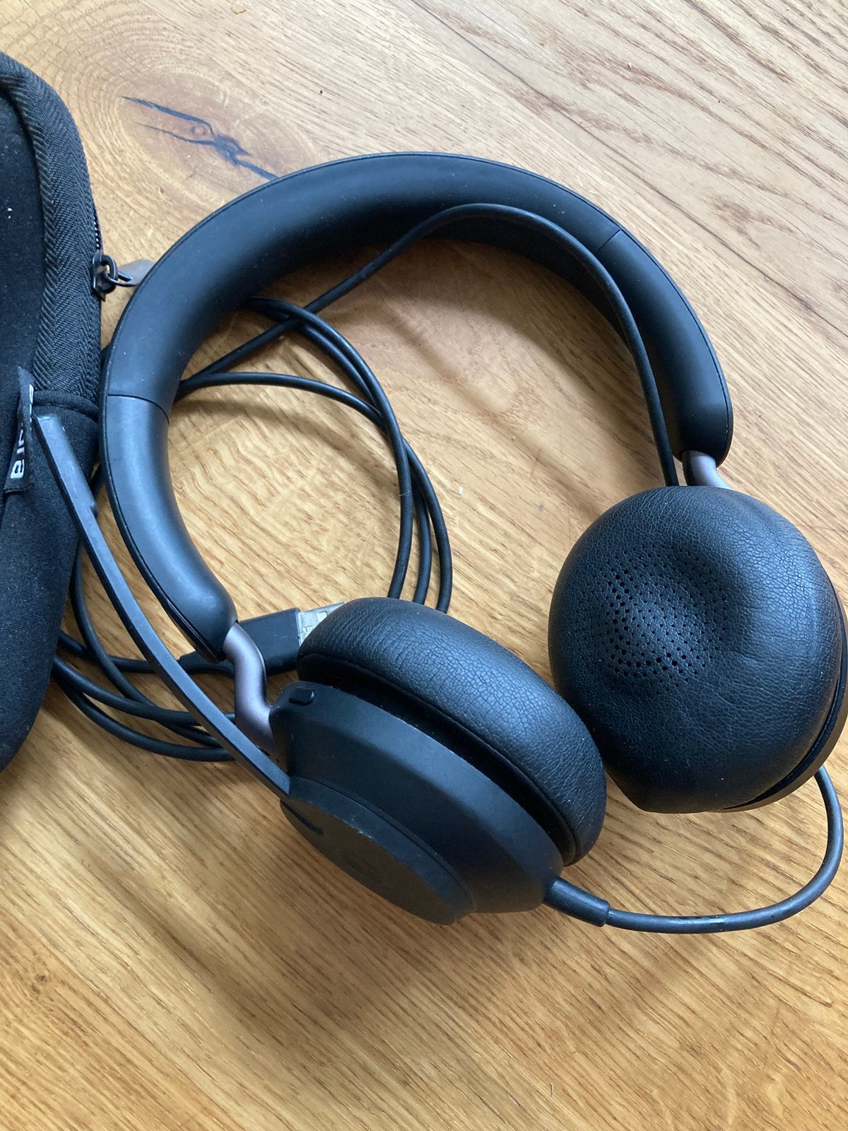 On Ear Jabra headset - inclusief etui, Computers en Software, Headsets, Ophalen of Verzenden, Zo goed als nieuw, Bedraad, On-ear