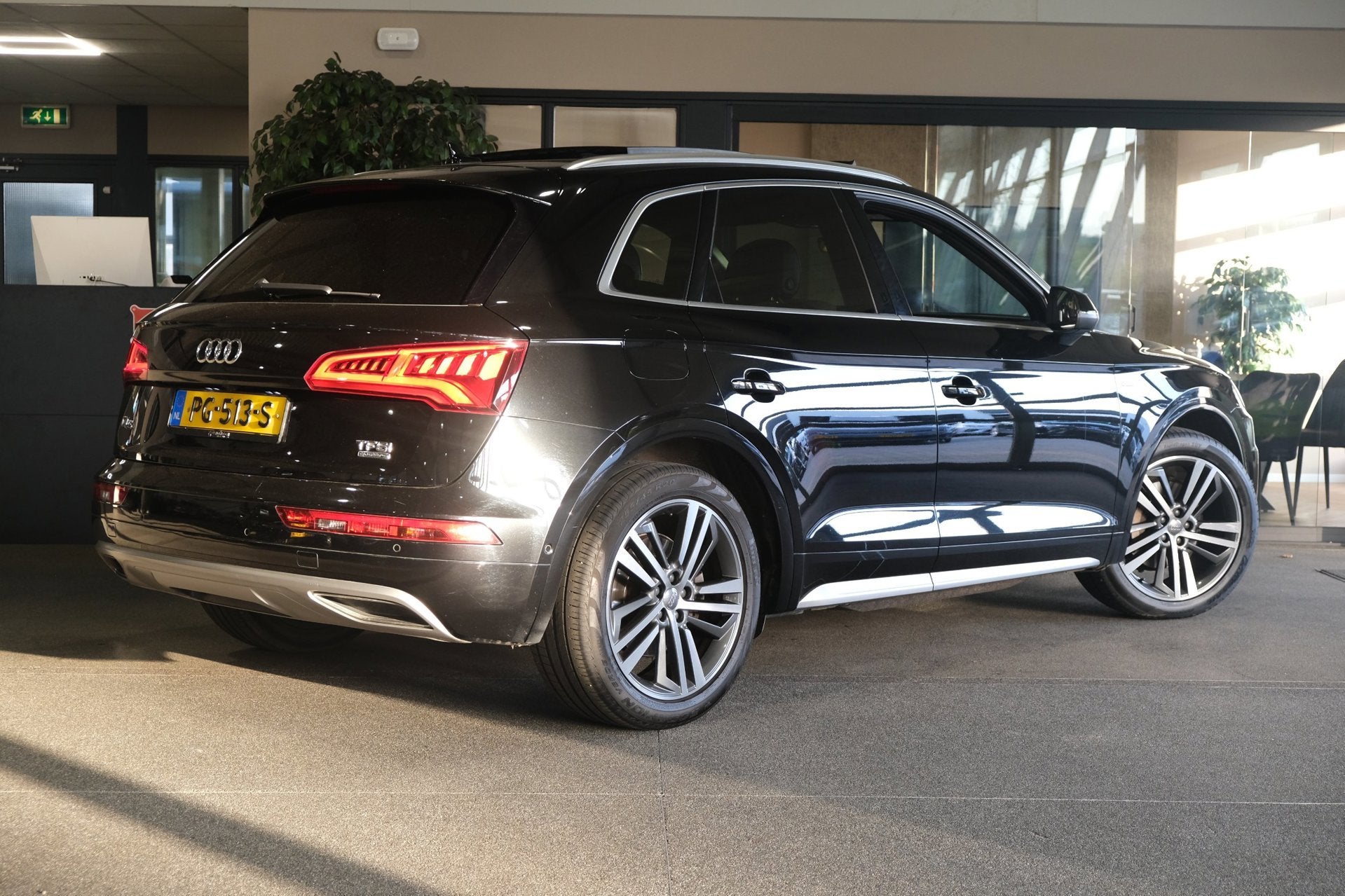 Audi Q5 2.0 TFSI quattro S-Line S-tronic Pano Navi Acc Cam L, Auto's, Audi, Automaat, Gebruikt, 4 cilinders, Zwart