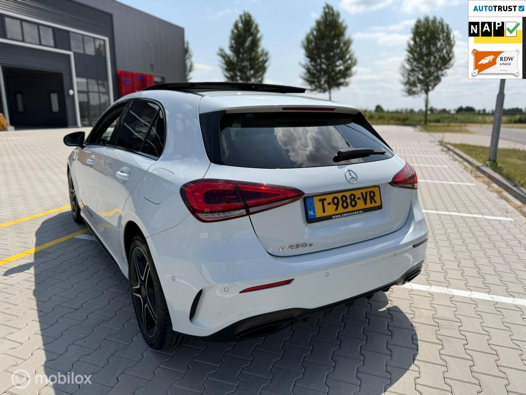 Mercedes A-klasse 250 e AMG Limited|PANO|CARPLAY|AUTOM|, Auto's, Mercedes-Benz, Automatische klimaatregeling, Euro 6, 4 cilinders
