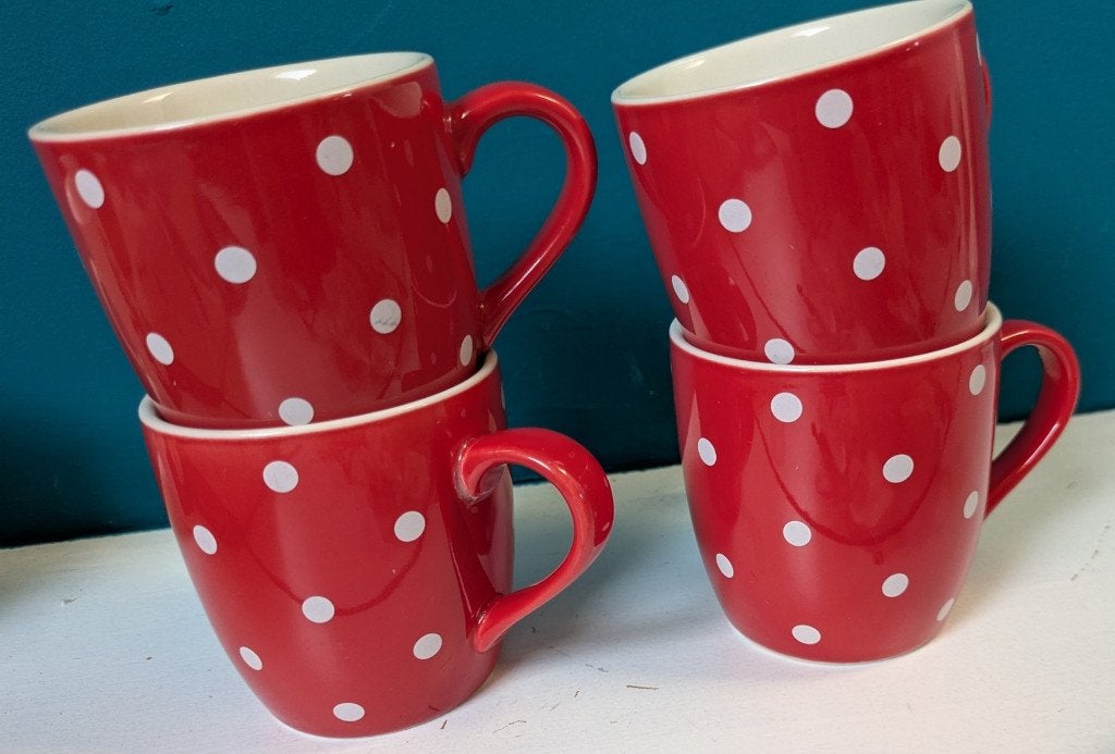 4x rood met witte stippen mok Albert Heijn polkadot, Huis en Inrichting, Keuken | Servies, Keramiek, Zo goed als nieuw, Albert Heijn