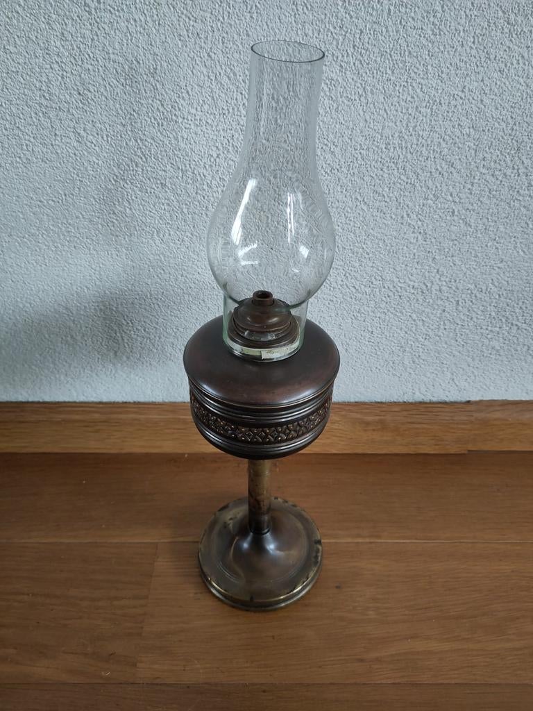 Koperen olielamp met glazen kap, Ophalen
