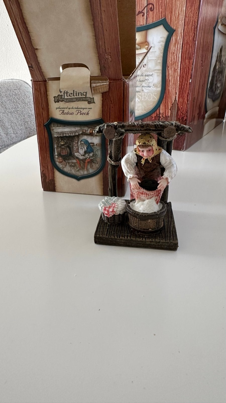4 Efteling Luville miniaturen: Kabouterdorp, Trollenkoning,, Ophalen of Verzenden, Gebruikt, Beeldje of Poppetje