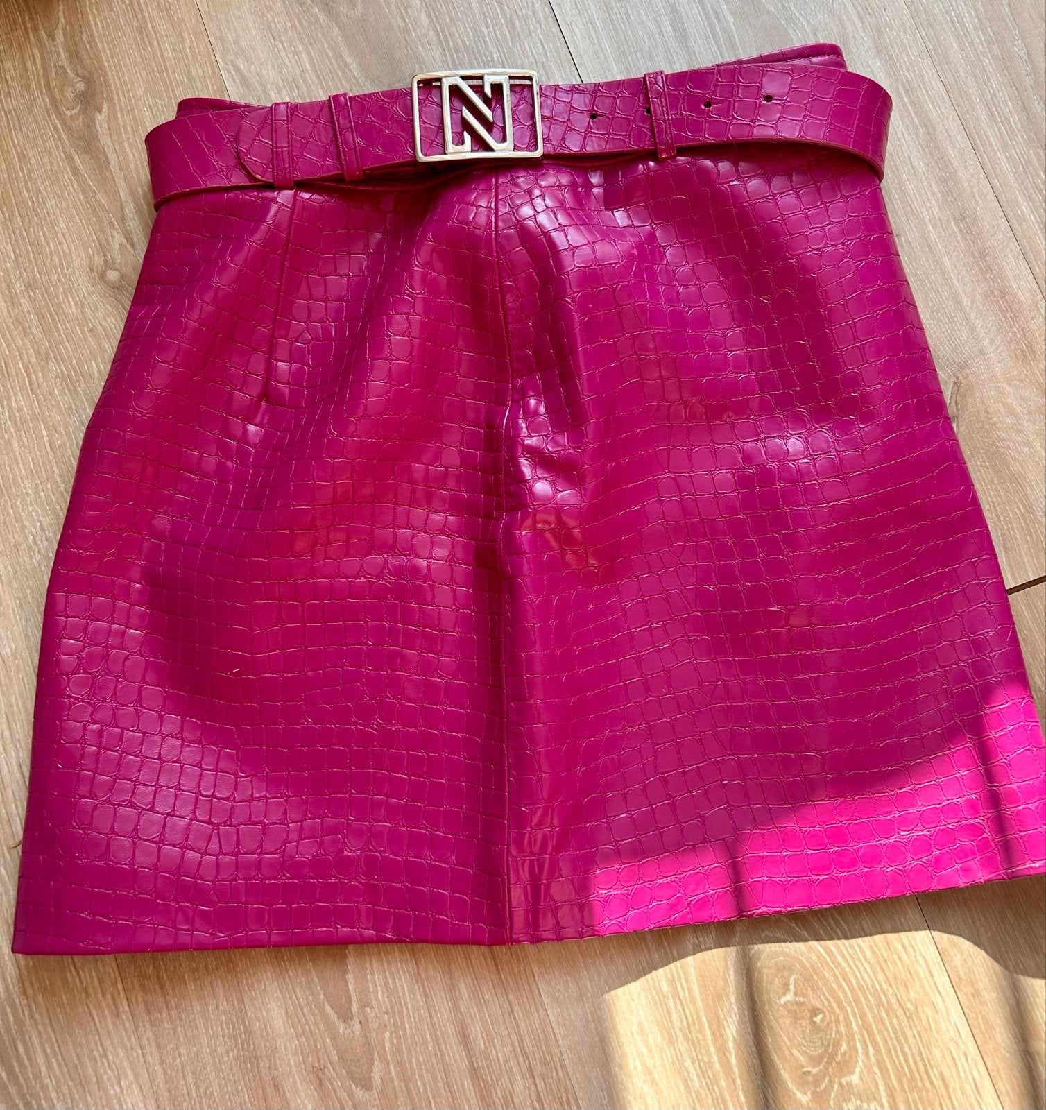 NIKKIE fuchsiaroze rok met krokodillenprint & riem maat M, Maat 38/40 (M), Ophalen of Verzenden, Zo goed als nieuw, Roze