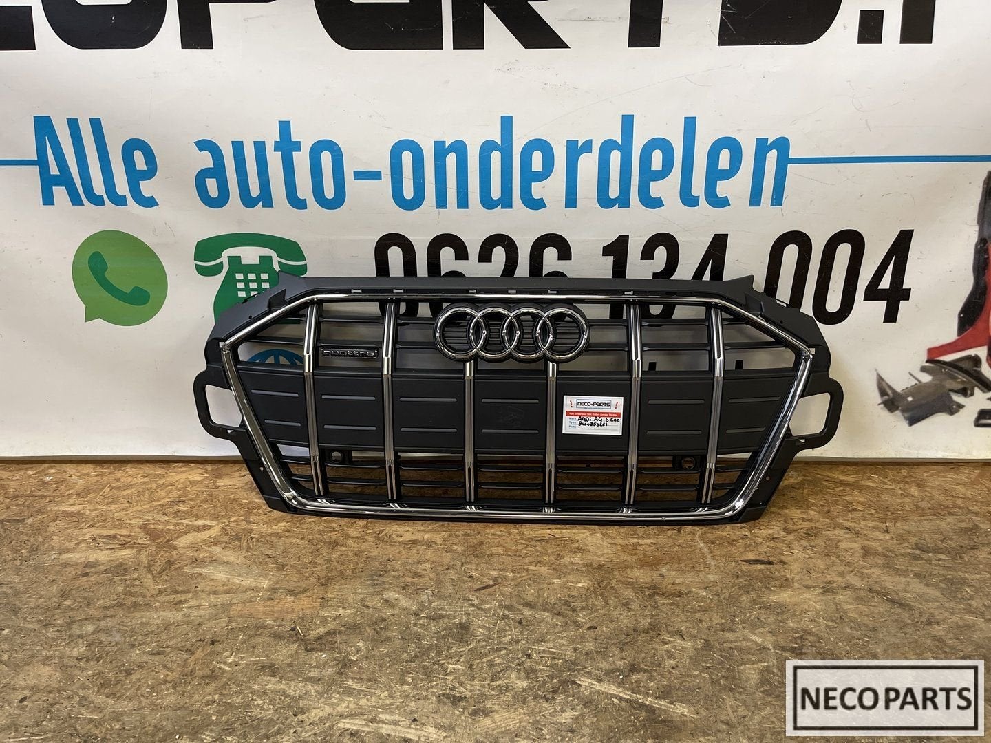 AUDI A4 8W S-LINE QUATTRO GRILL GRILLEN ORIGINEEL, Gebruikt, -, -, Achter