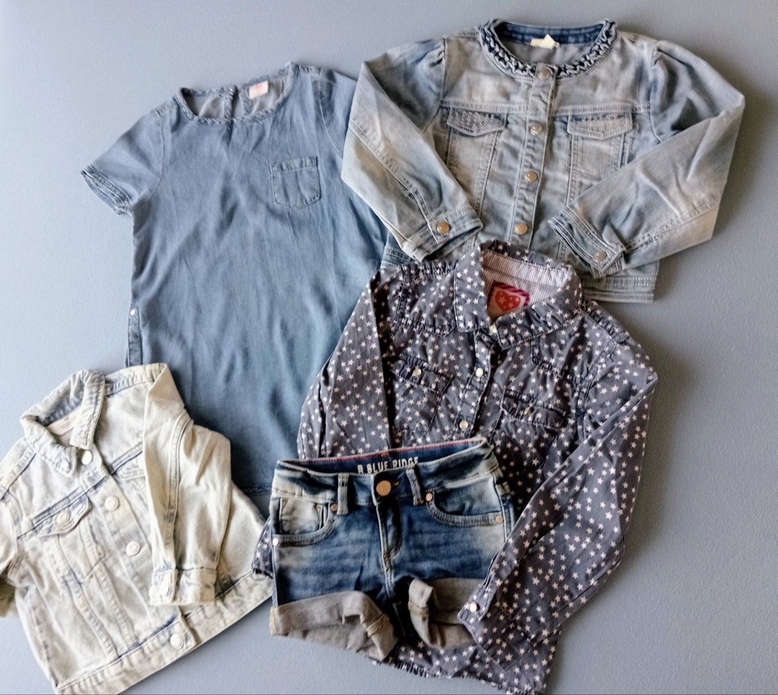 Meisjes Kledingpakket 98/110 Jurkjes/Vestjes/T-Shirts/Jasjes, Kinderen en Baby's, Kinderkleding | Kinder-kledingpakketten, Verzenden