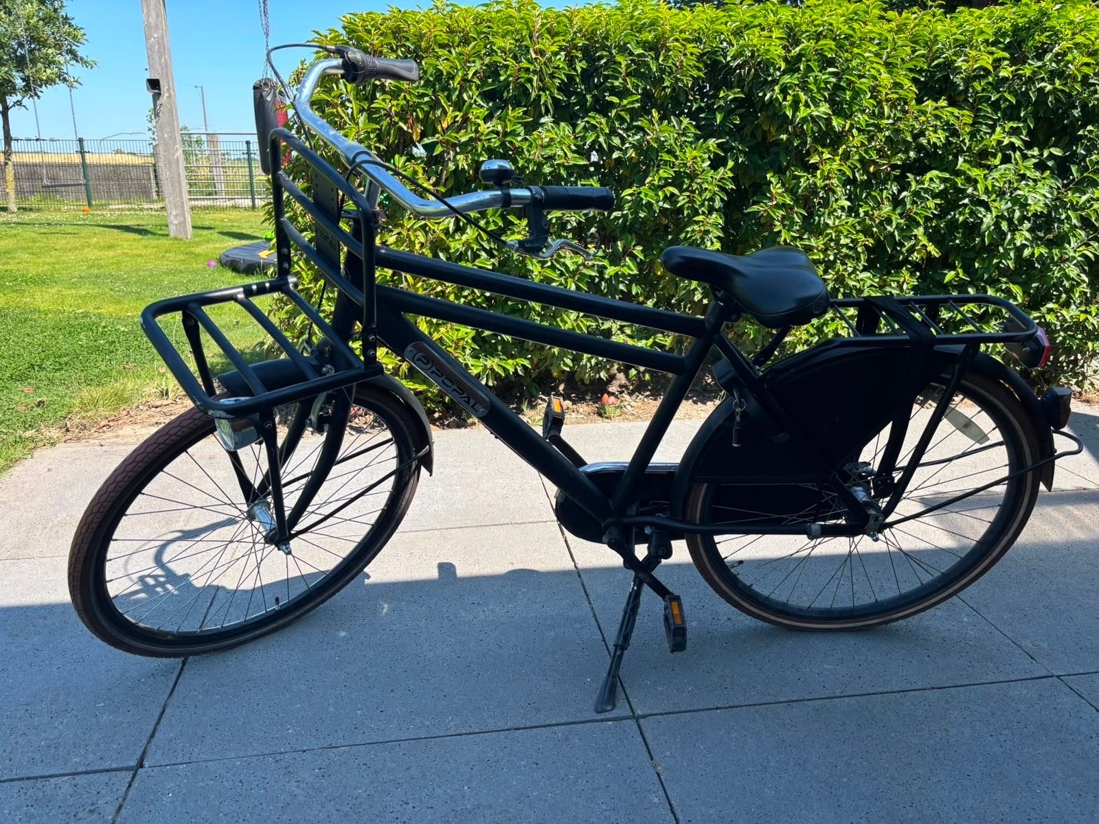 Stevige zwarte transportfiets met voordrager, Velgrem, Versnellingen, Ophalen, Overige merken
