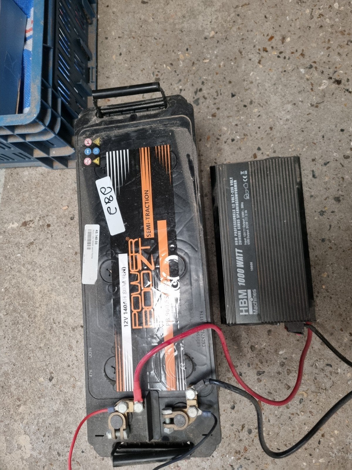 HBM 1000 Watt Omvormer met PowerBoozt Semi-Tractie Accu, Gebruikt
