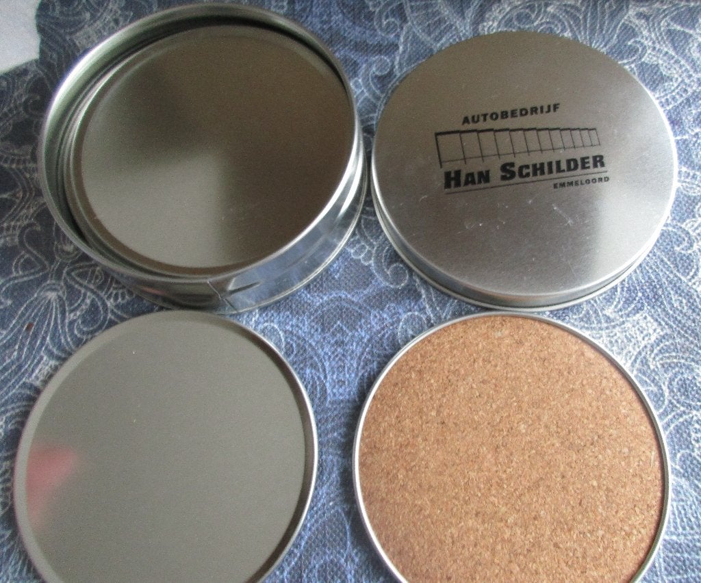 nieuw: doosje met metalen onderzetters met kurk, Ophalen of Verzenden, Nieuw, Dubbelzijdig, Kurk