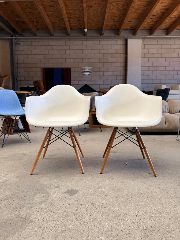 Vitra Eames DAW chair (voorraad: 2), Huis en Inrichting, Ophalen, Gebruikt, Hout, Wit