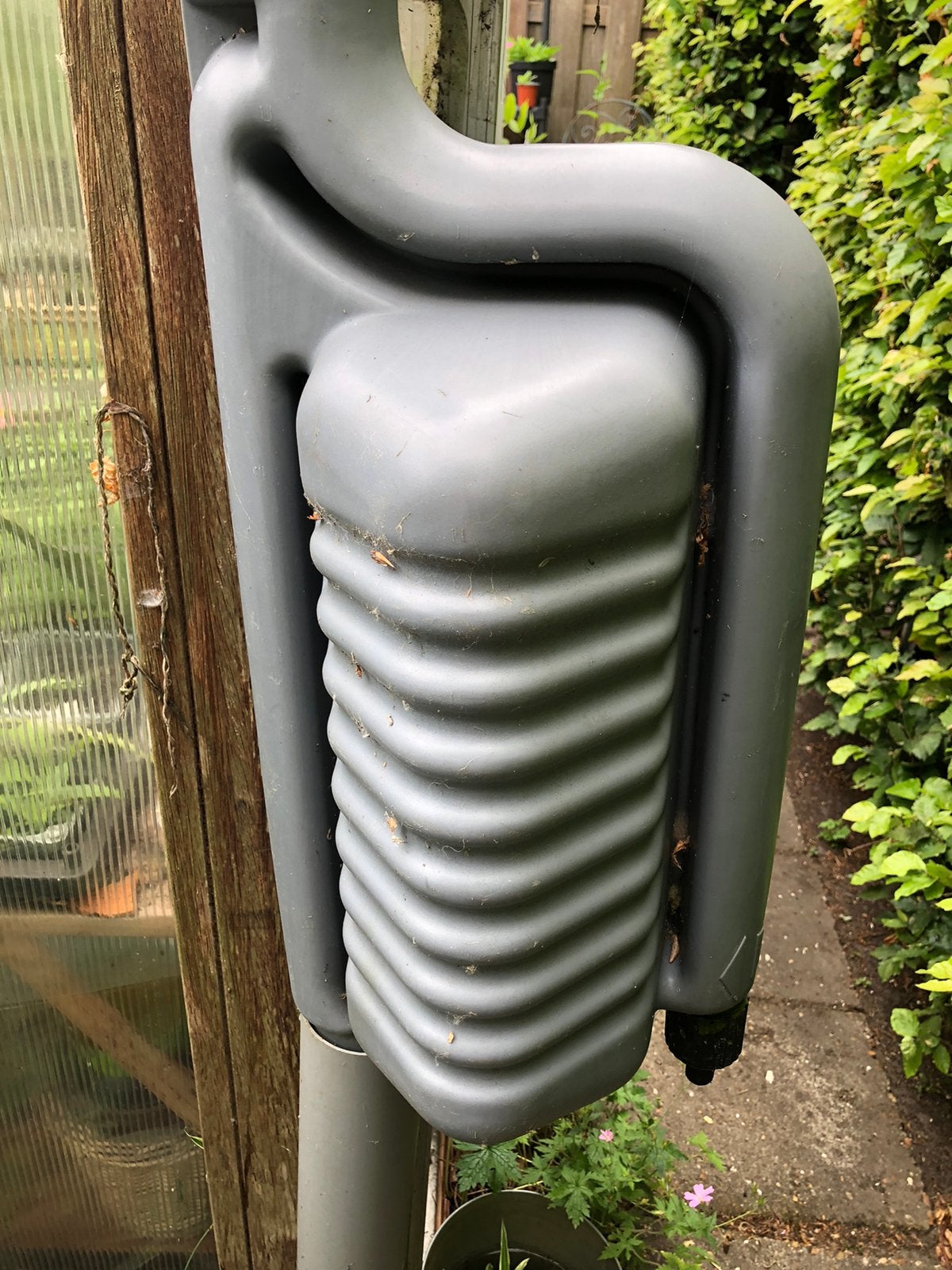 Compacte Regenton aan regenpijp, Tuin en Terras, Regentonnen, Ophalen, Kunststof, Gebruikt, Met kraantje